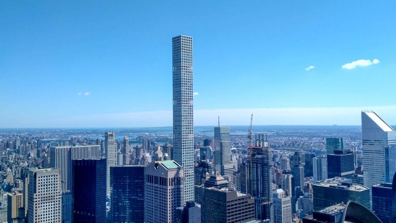 432 Park Avenue rising above the Manhattan skyline, from Scott Chen’s original article